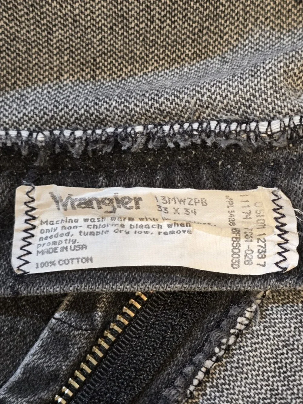 Vintage Wrangler 13MWZ Black Jeans Made in USA Cowboy Cut Mens Tag 35x34 Fits 33